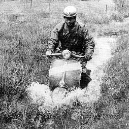 vespa_wasser_sw.jpg